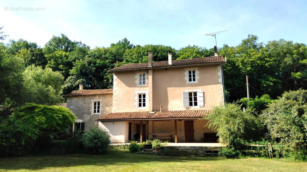 OVERVIEW - Maison à NANTEUIL-EN-VALLEE