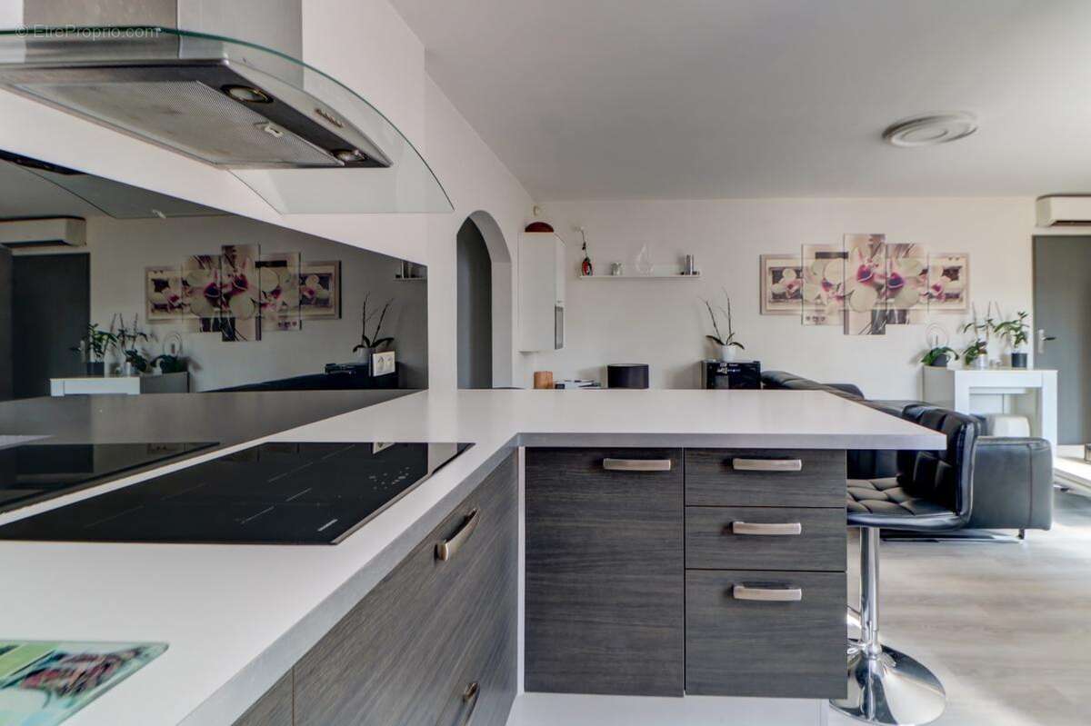 Appartement 92 m² à Carros  - photo 4