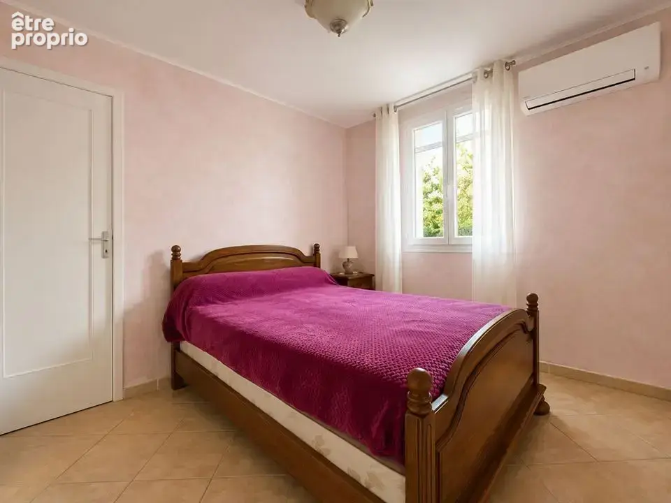 Maison 109 m² à Regusse  - photo 7