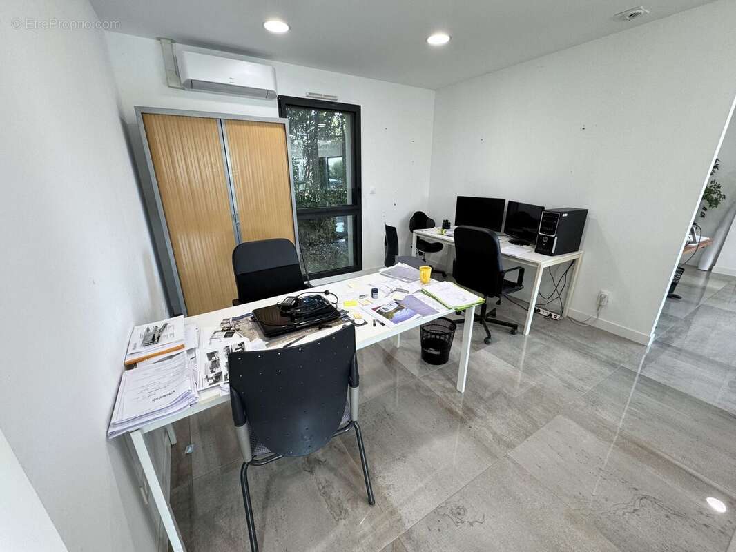 Commerce à LA CHAPELLE-DES-FOUGERETZ