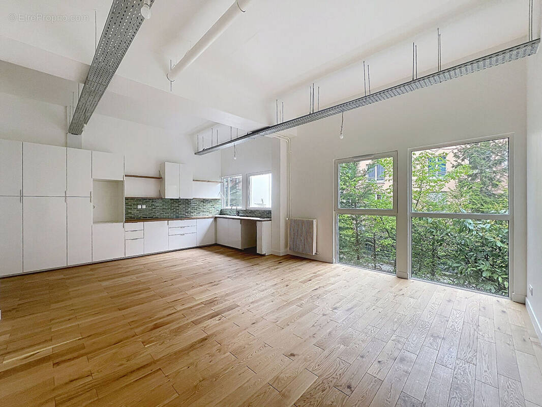 Appartement à SURESNES