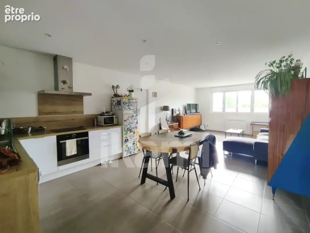 Appartement T4 rénové 86 m2 - Génissieux - photo 2