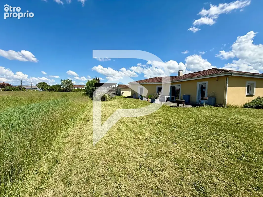 À Loyettes, une maison de plain-pied 4 chambres tournée vers la nature - photo 10