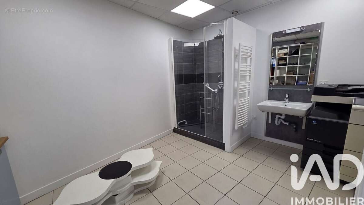 Commerce 43 m² à Sevran  - photo 7