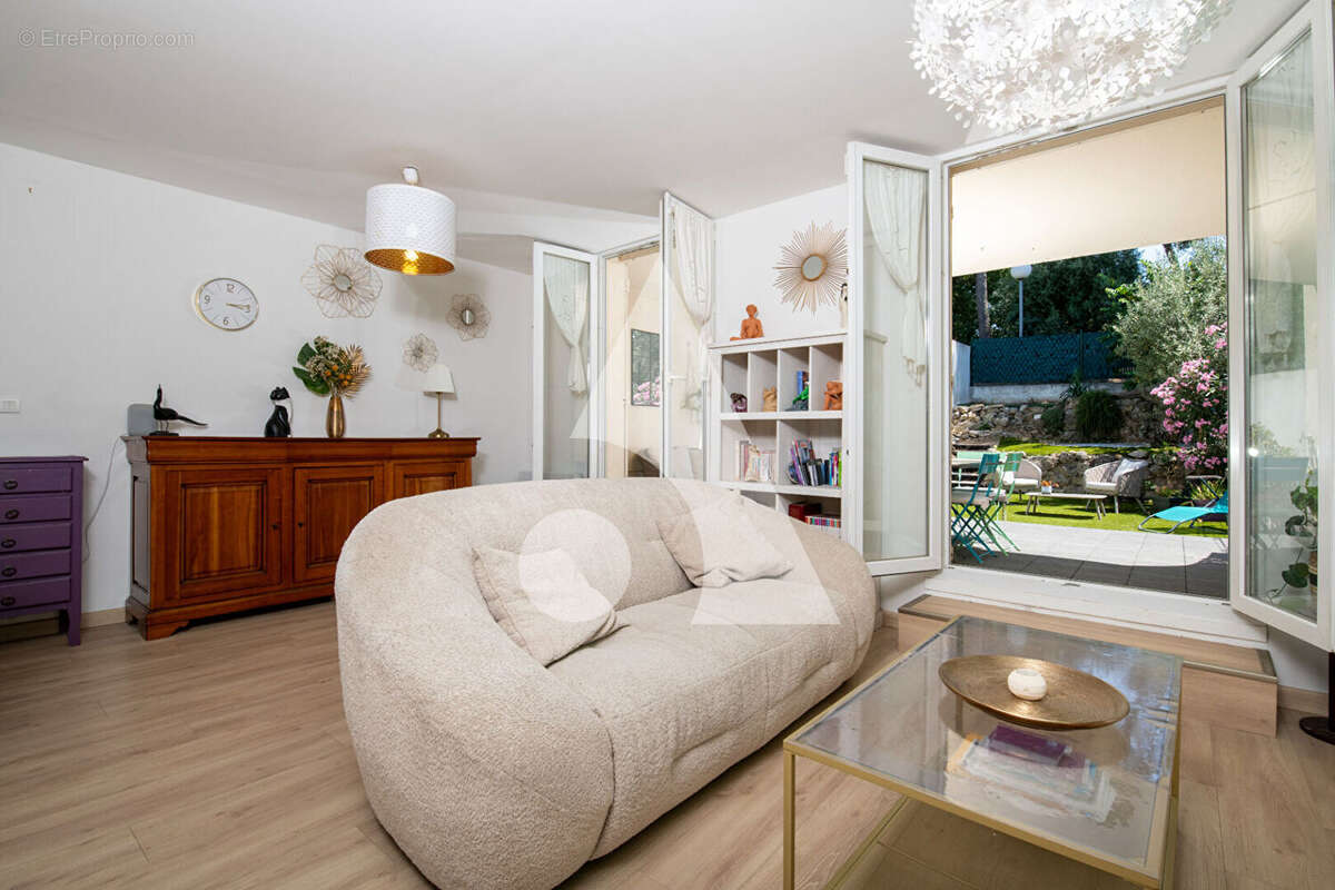 MARSEILLE 13e ? T4 traversant de 85,70 m² avec jardin privatif, terrasses et garage fermé - photo 8