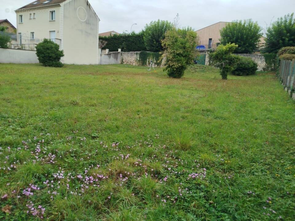 Terrain à TRIEL-SUR-SEINE