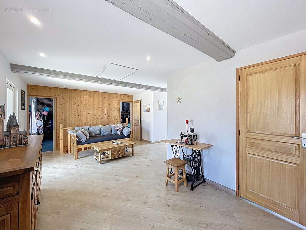 Maison à SAINT-JULIEN