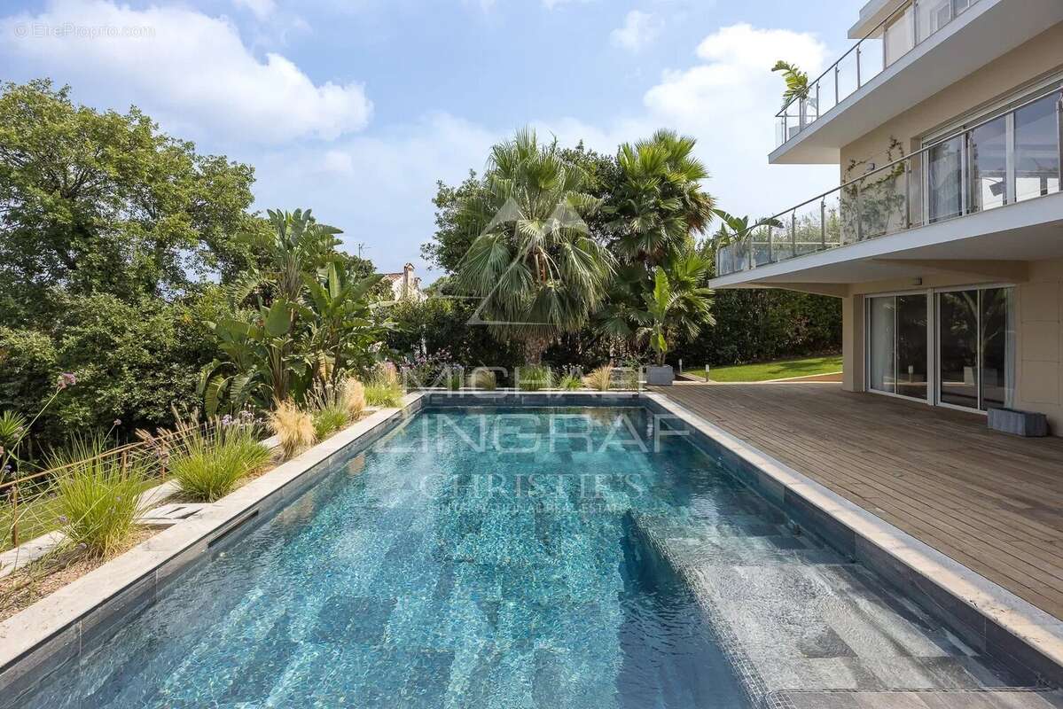 Splendide villa contemporaine rénovée  de 320 m² située dans un domaine privé - photo 19