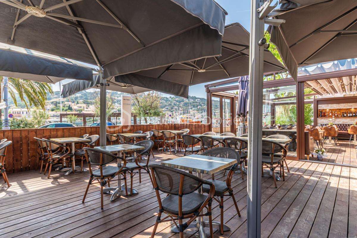 *** brasserie licence iv - port de st mandrier - clientele fidele a l'annee + fort potentiel *** - photo 5