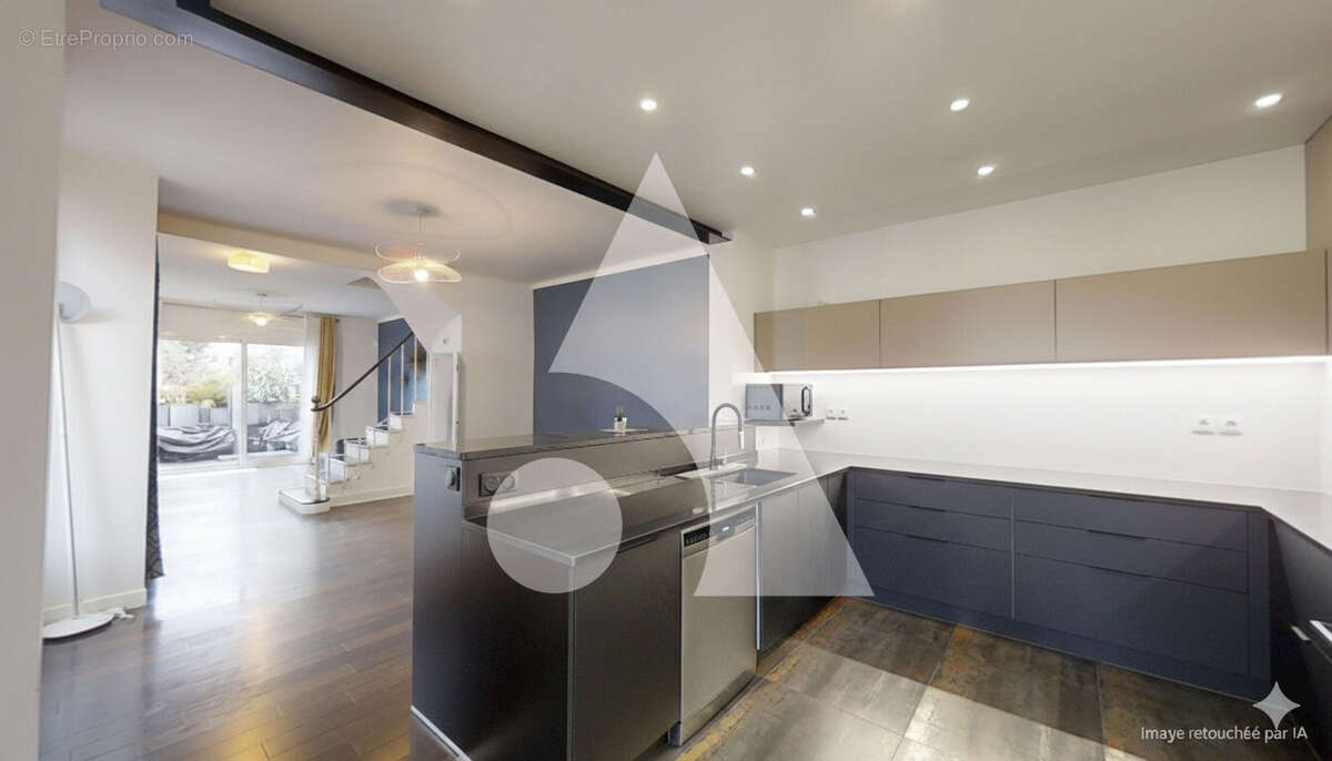 Appartement à LA GARENNE-COLOMBES