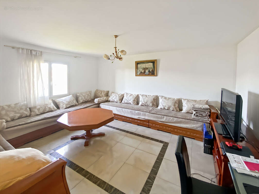 Maison à NEGREPELISSE