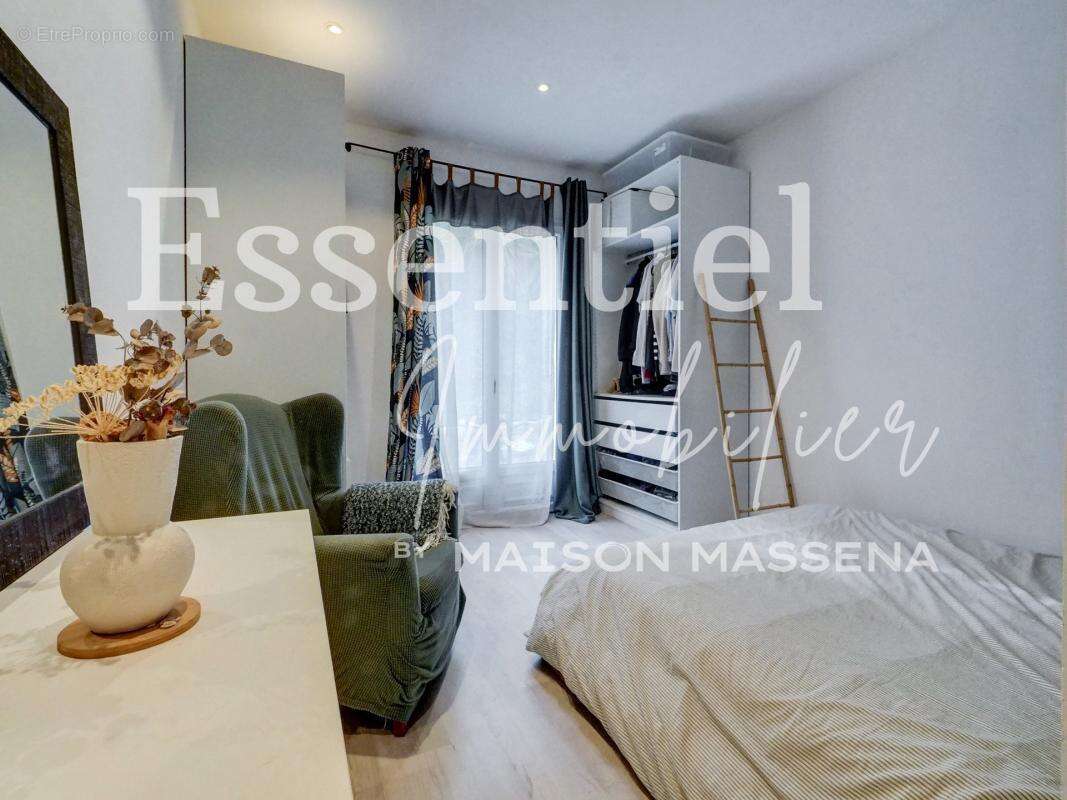 Maison à SAINT-LAURENT-DU-VAR