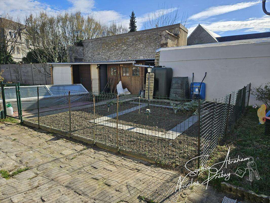 Maison à TOURY