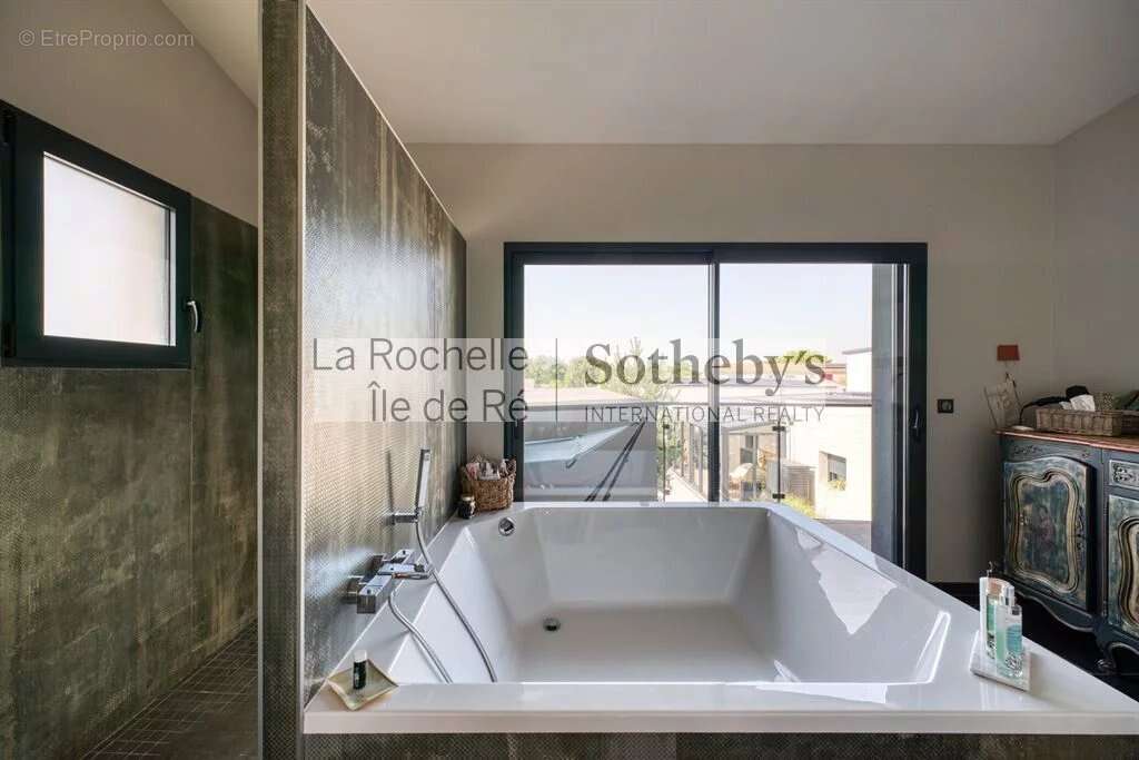 Villa contemporaine de 360 m2 - photo 14
