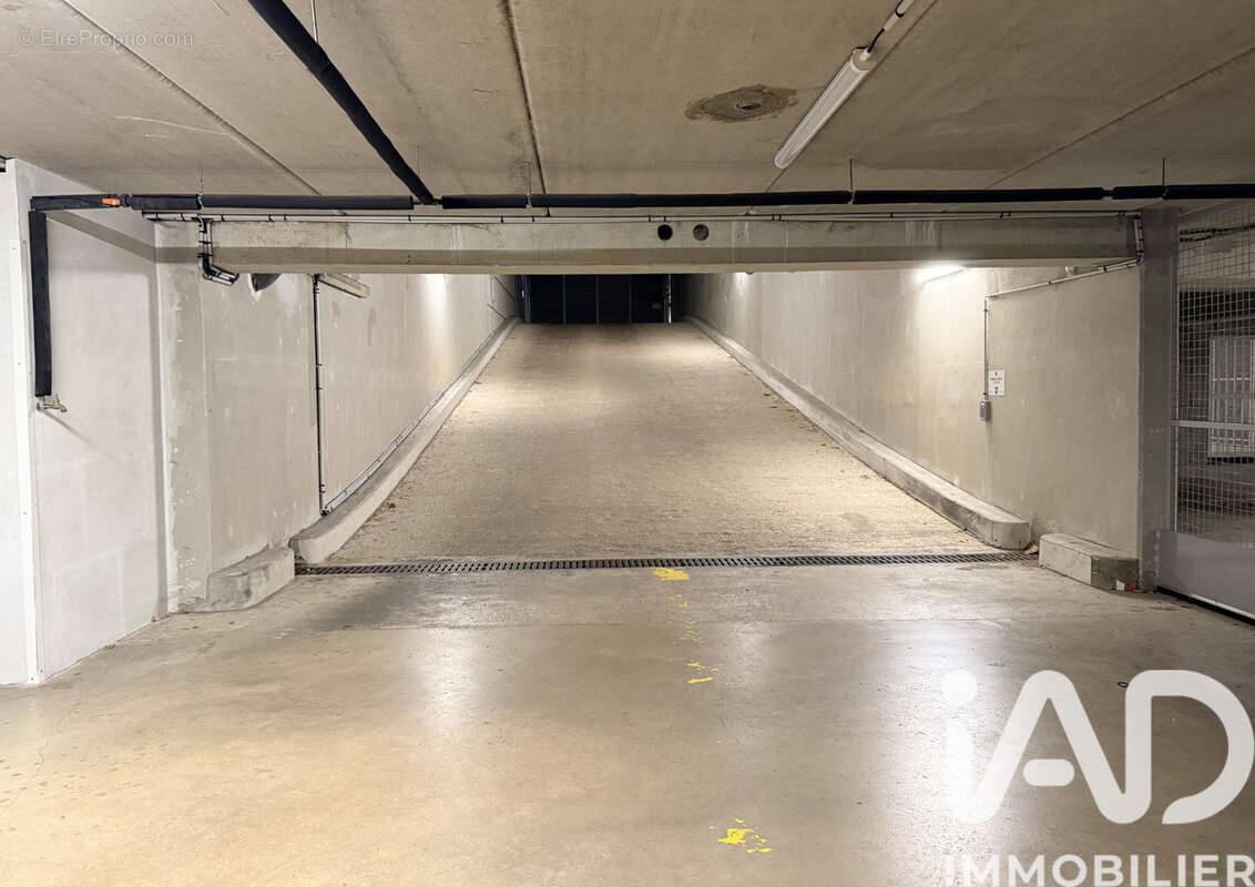 Parking 12 m² à Guyancourt  - photo 3