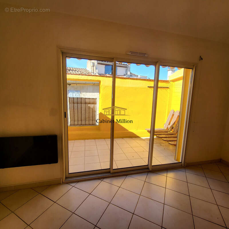 Appartement à COURNONTERRAL