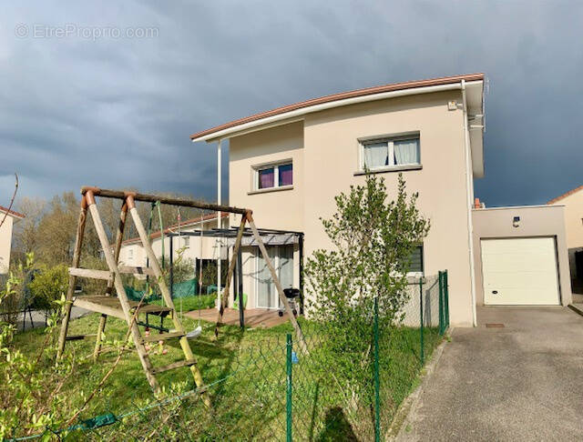 Maison à L'ISLE-D'ABEAU