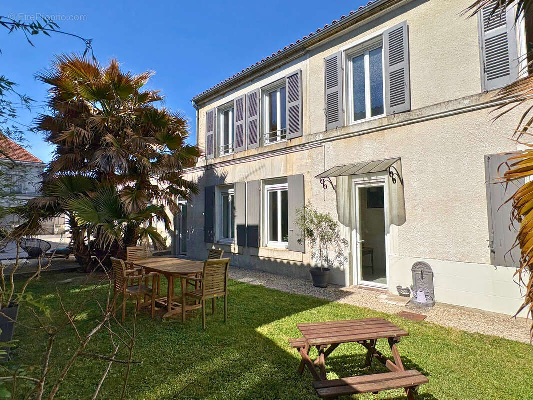 Maison à COGNAC