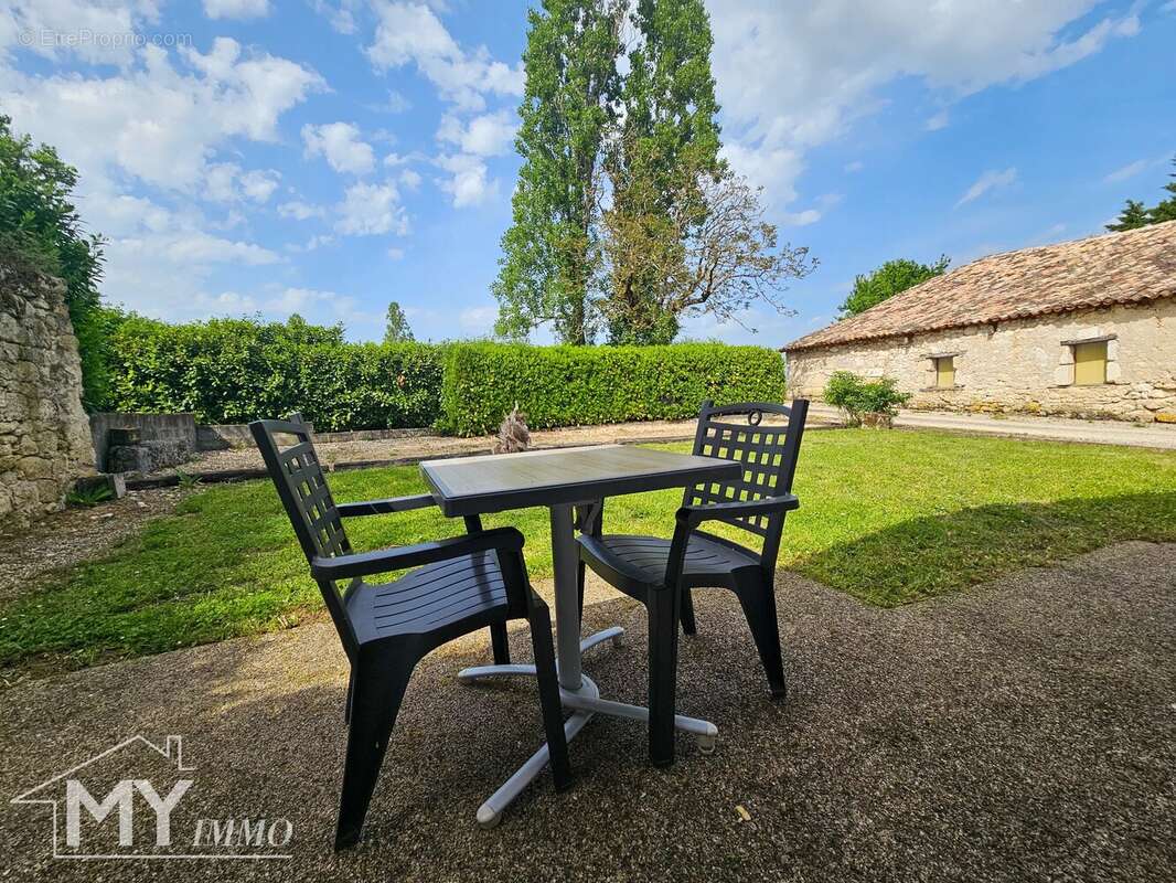 Maison à LES LEVES-ET-THOUMEYRAGUES
