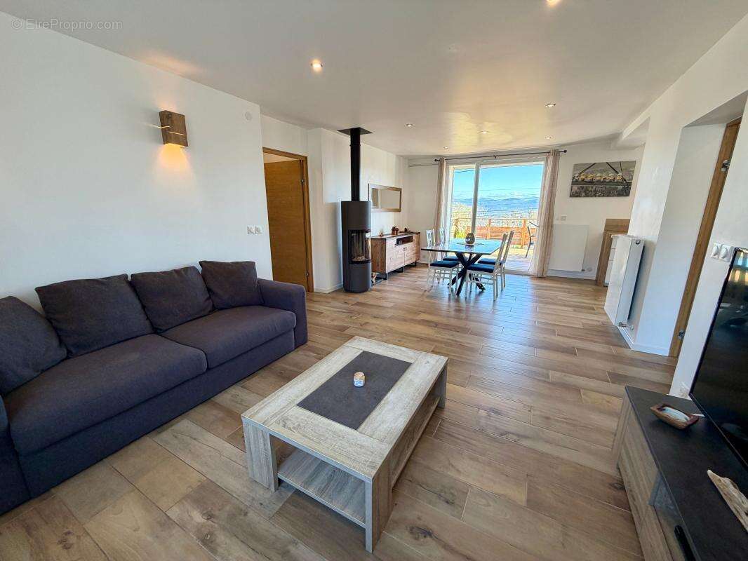 Maison à BEAUCROISSANT