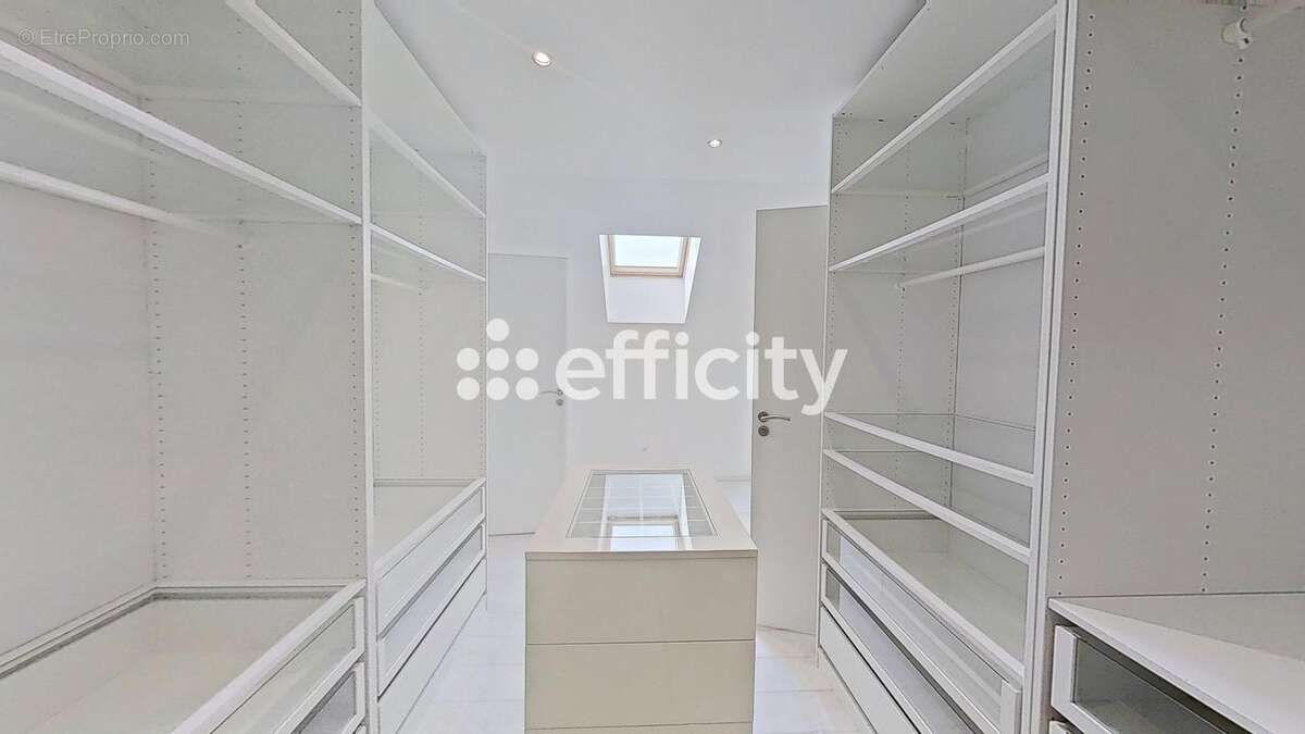 Maison 200 m² à Viry  - photo 15
