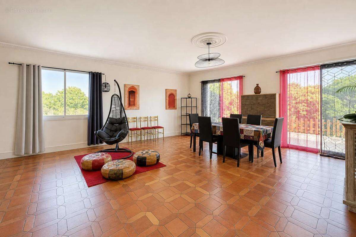 Maison de 8 pièces de 258 m² à Château-Gontier - photo 10