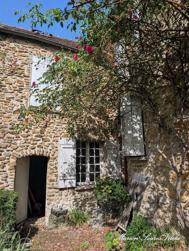 Maison en pierre rénovée avec jardin, en plein cœur de Chaumes-en-Brie - photo 11