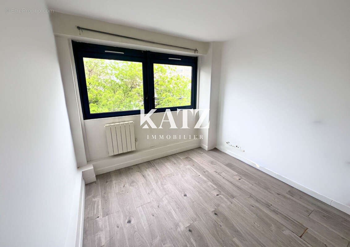 Appartement à PARIS-20E