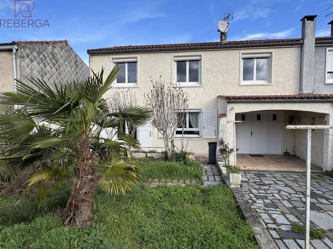 Maison à AUSSILLON