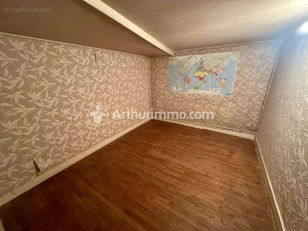 Ensemble immobilier avec local commercial, habitation et garages – Idéal investisseur - photo 15