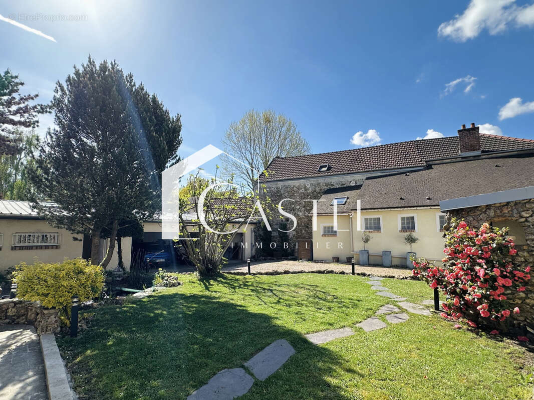 Maison à LES ALLUETS-LE-ROI