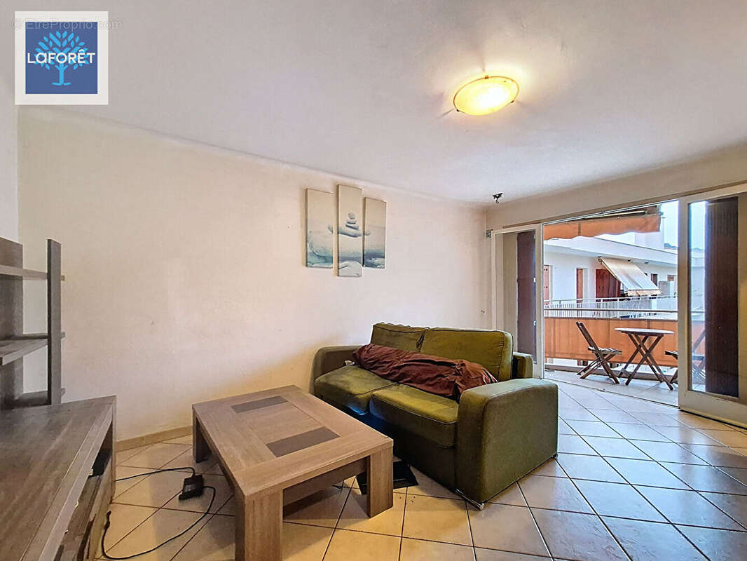Appartement à VALLAURIS