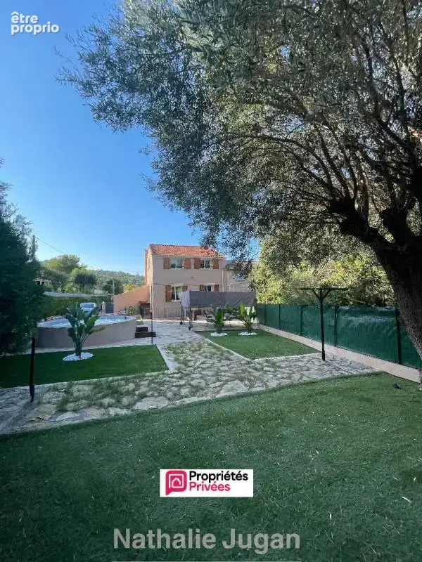 A vendre Maison atypique - Six Fours Les Plages 6P de 156.35 m2 avec garage et piscine - photo 3