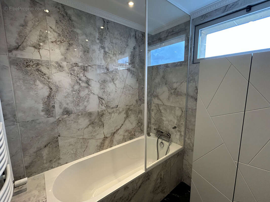 Appartement à L'HAY-LES-ROSES