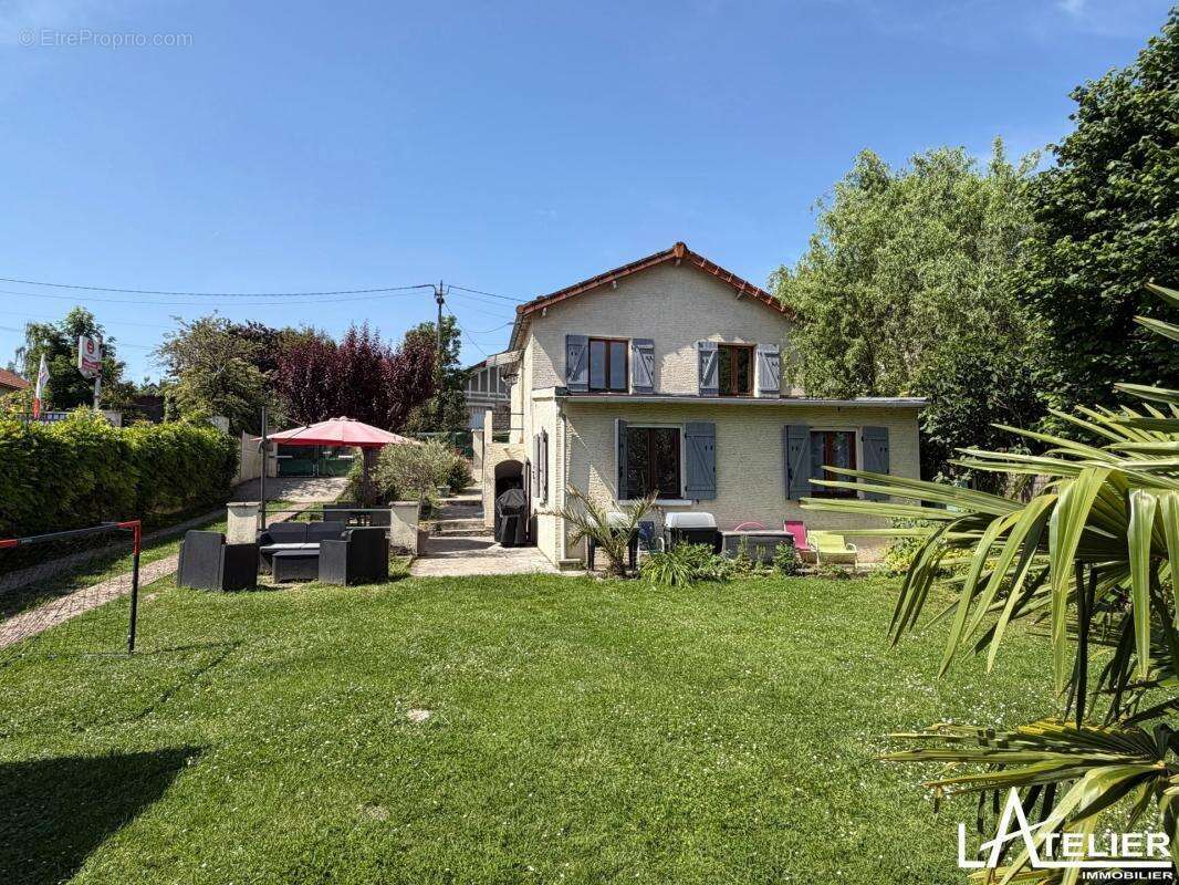 Maison à MAREIL-MARLY