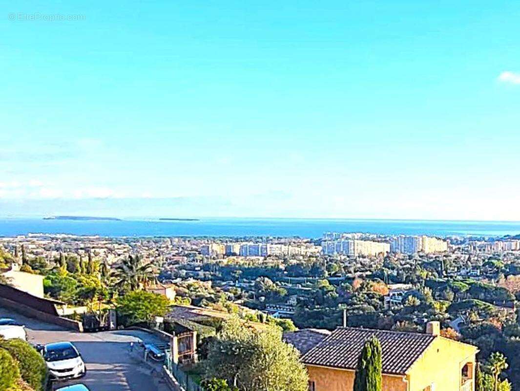 Appartement à MANDELIEU-LA-NAPOULE