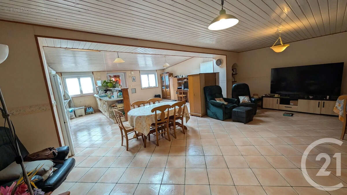 Maison à FEUGAROLLES