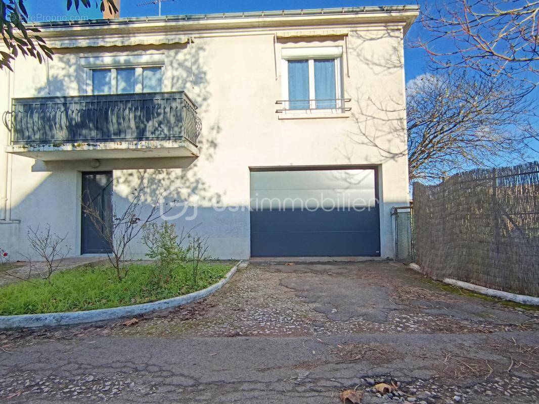 Maison à SAINT-CYR-SUR-LOIRE