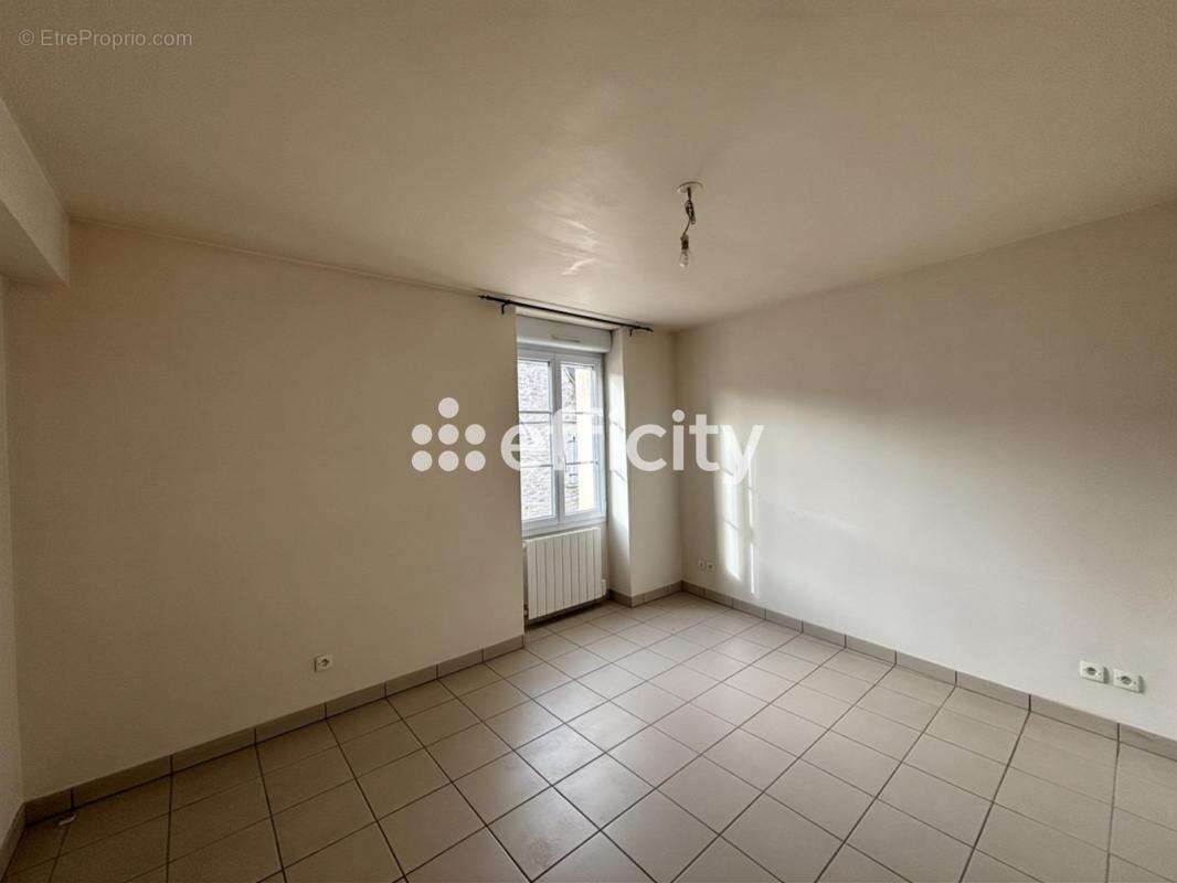 Appartement à MONT-L'EVEQUE