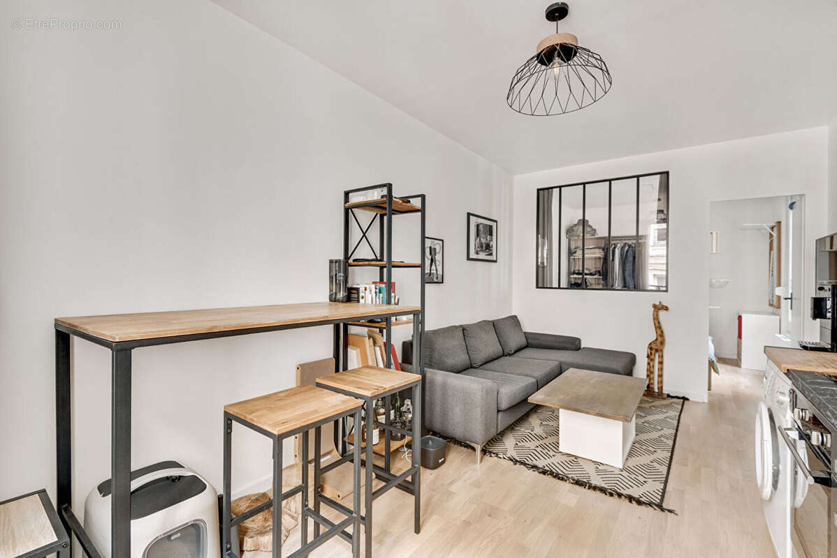 Appartement à PARIS-14E