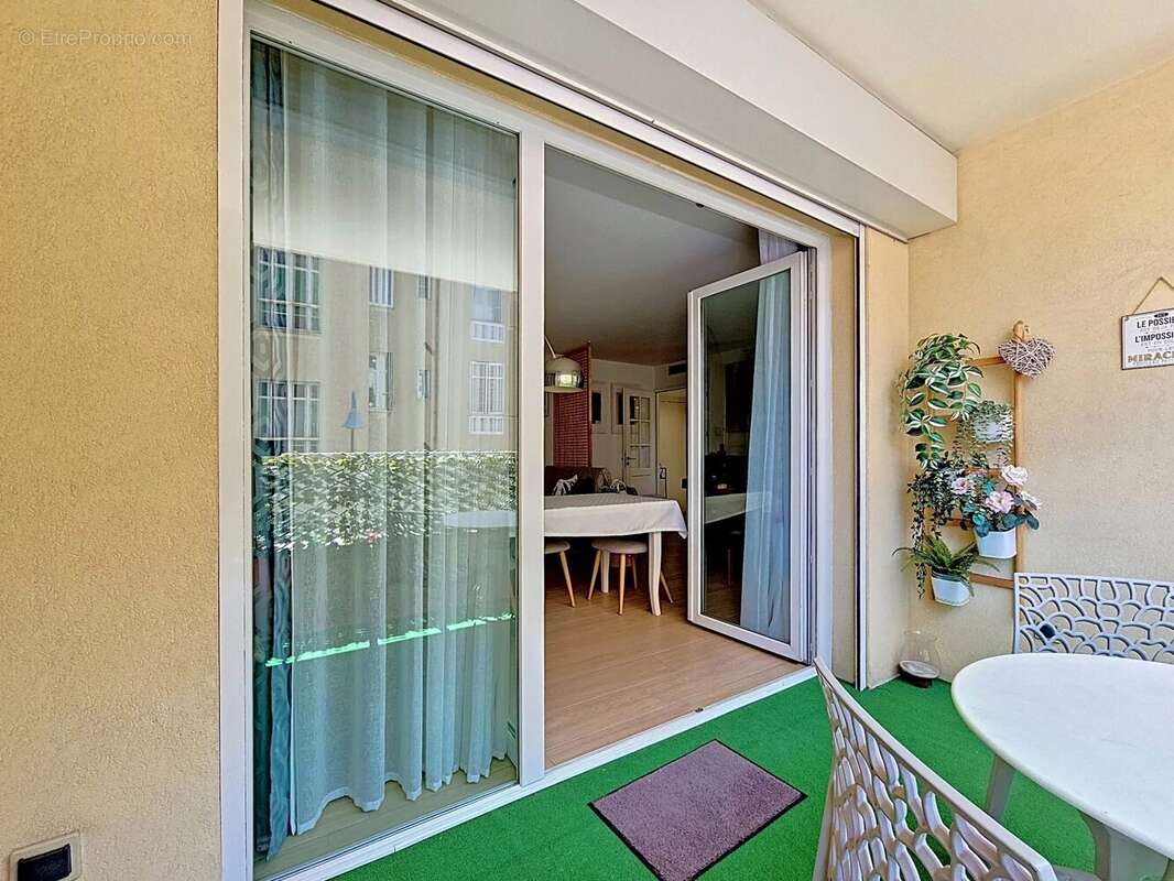 Cannes standing recent : grand 4 pieces de 104,36 m² avec grand garage fermé - photo 3