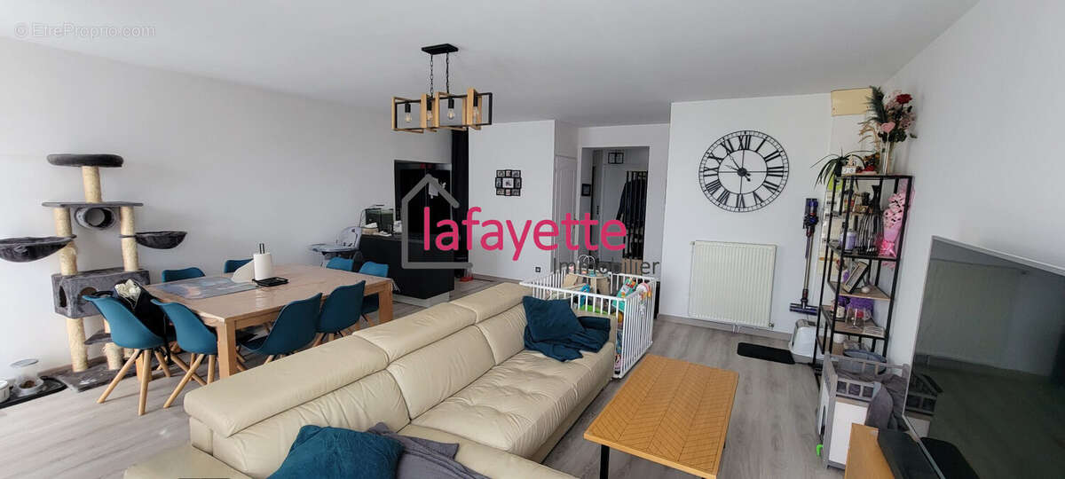 Appartement à GRUCHET-LE-VALASSE