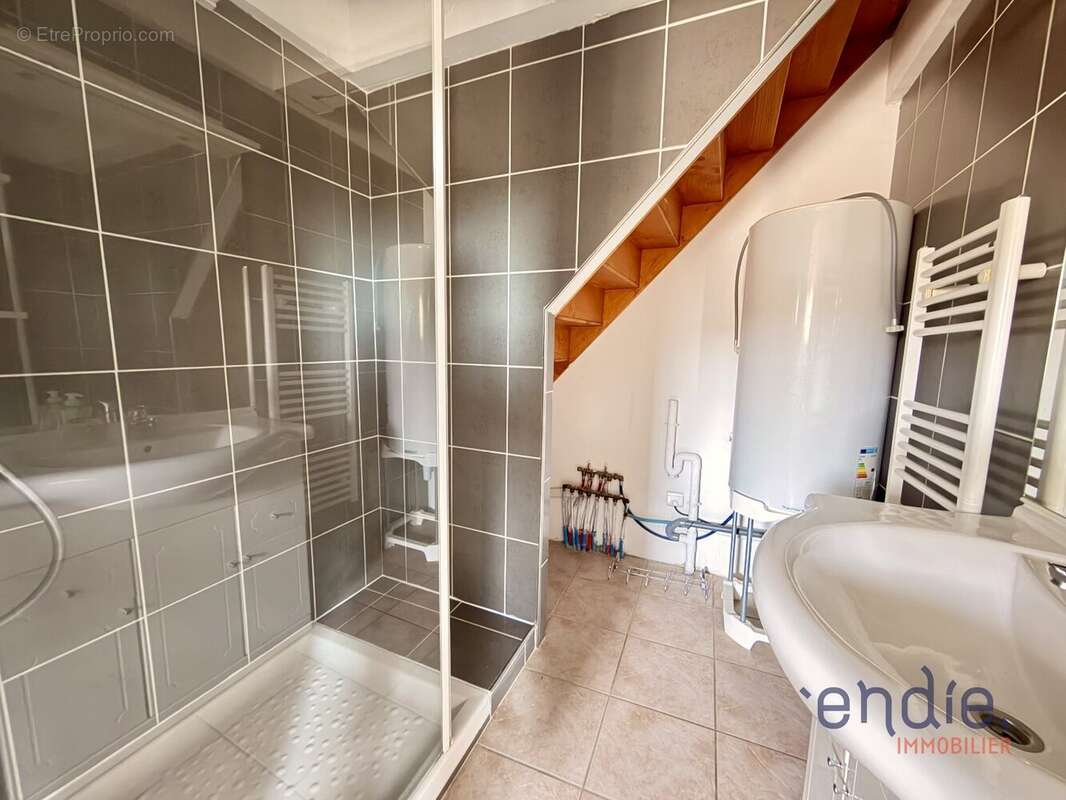 Appartement à LORGUES