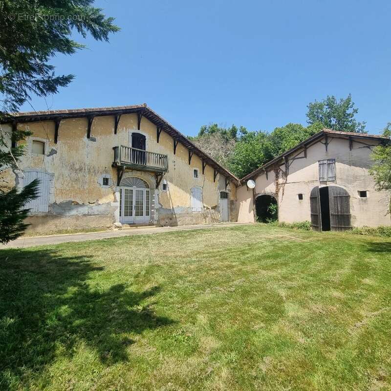 Maison à POUILLON