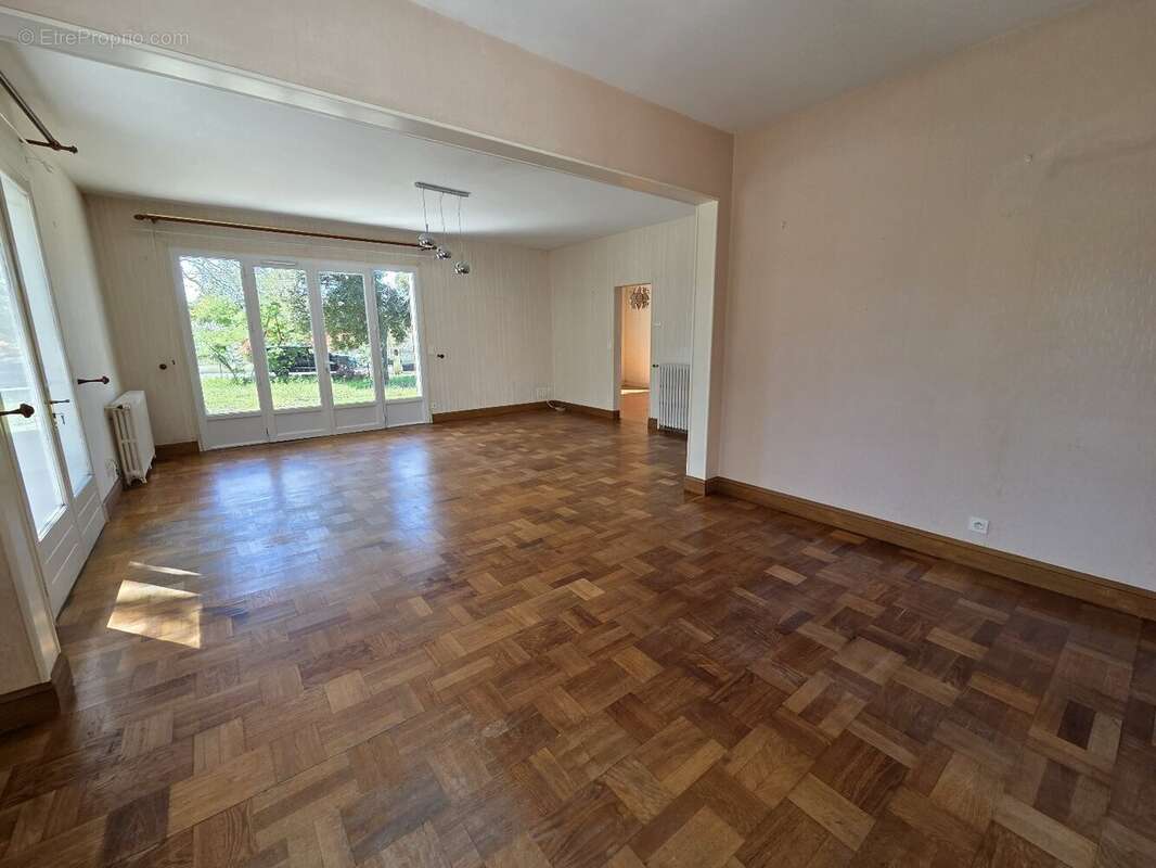 Maison à SAINT-BRICE