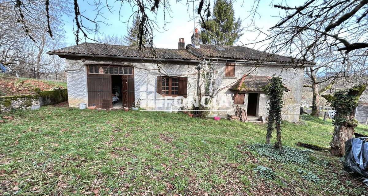 Maison à AGONAC
