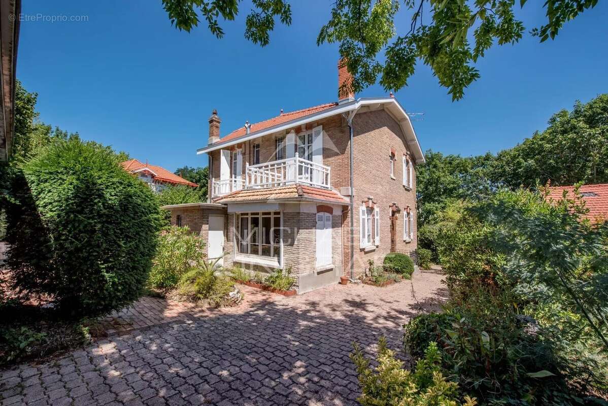 Michael Zingraf Bassin d’Arcachon présente : une maison de caractère au cœur de la Ville d’Hiver - photo 14