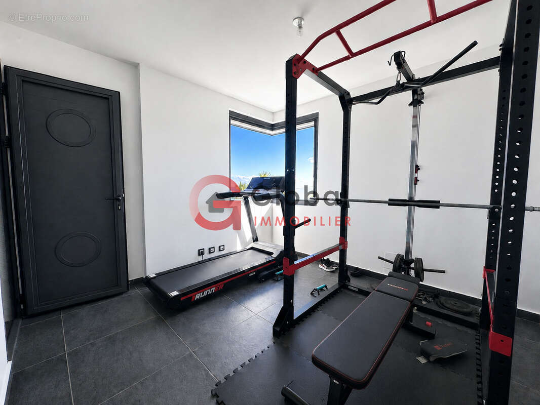 Maison 5 pièces avec piscine et vue mer, Saint-Leu - photo 12