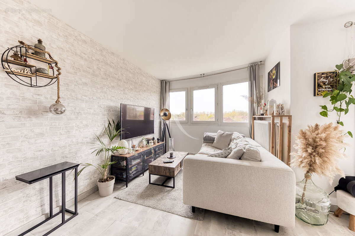 Appartement à LOGNES