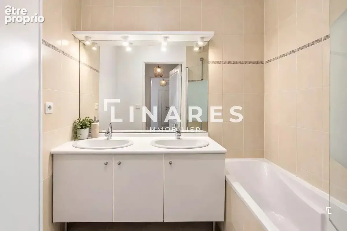 CANTINI ÉLÉGANCE - Appartement T4 de 84m² - Terrasses - Box - 13008 - photo 11